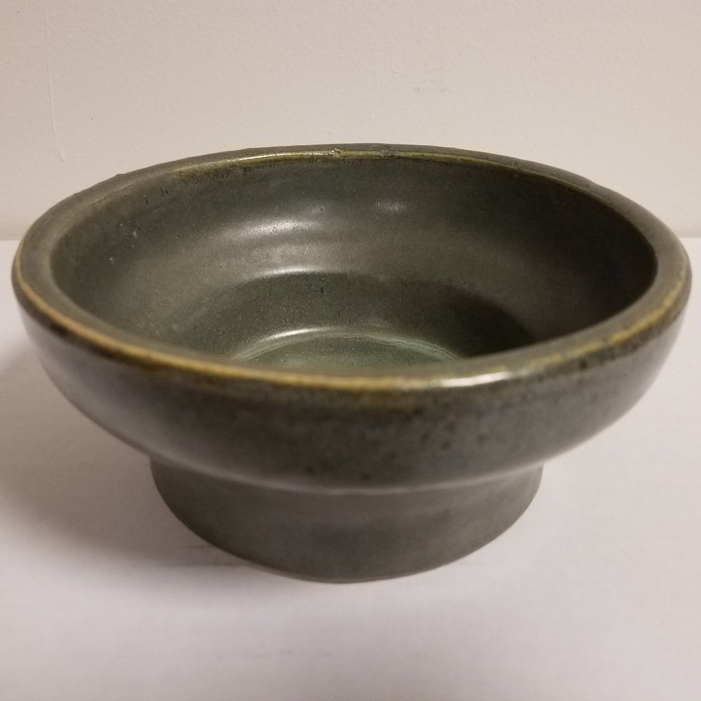 Ceramic bulb planter